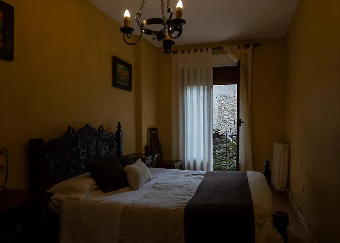 Panther Villadolores 라 알베르카