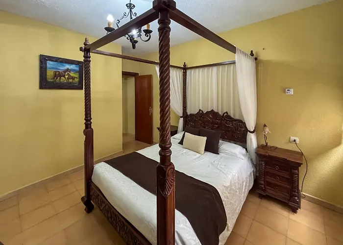 Panther Villadolores 라 알베르카